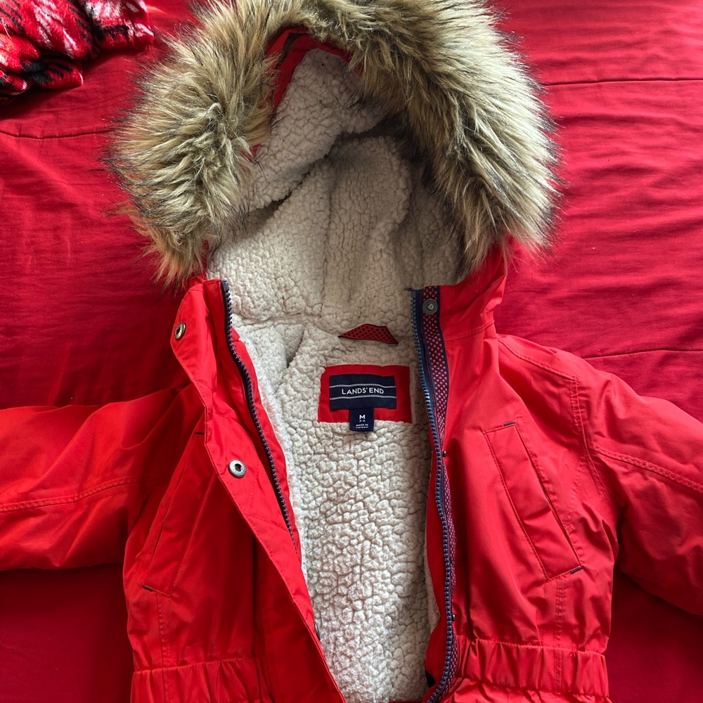 red winter coat size 5/6 little kids/very insulated & useful in-24 cold weather